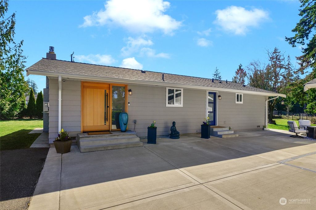 Photo of 13811 43rd Avenue SE, Mill Creek, WA 98012 (MLS # 2048176)