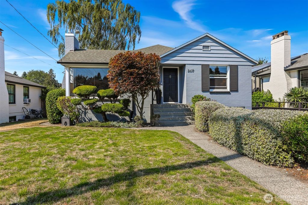 Photo of 2617 32nd Avenue W, Seattle, WA 98199 (MLS # 2426271)