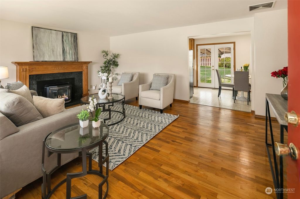 Photo of 17040 S 37th Avenue, SeaTac, WA 98188 (MLS # 2049438)