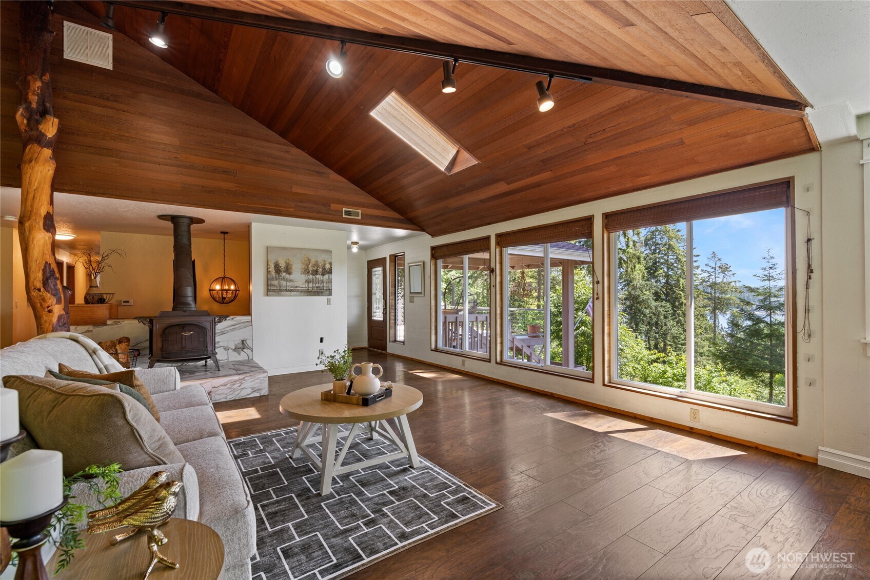 7211 E Grapeview Loop