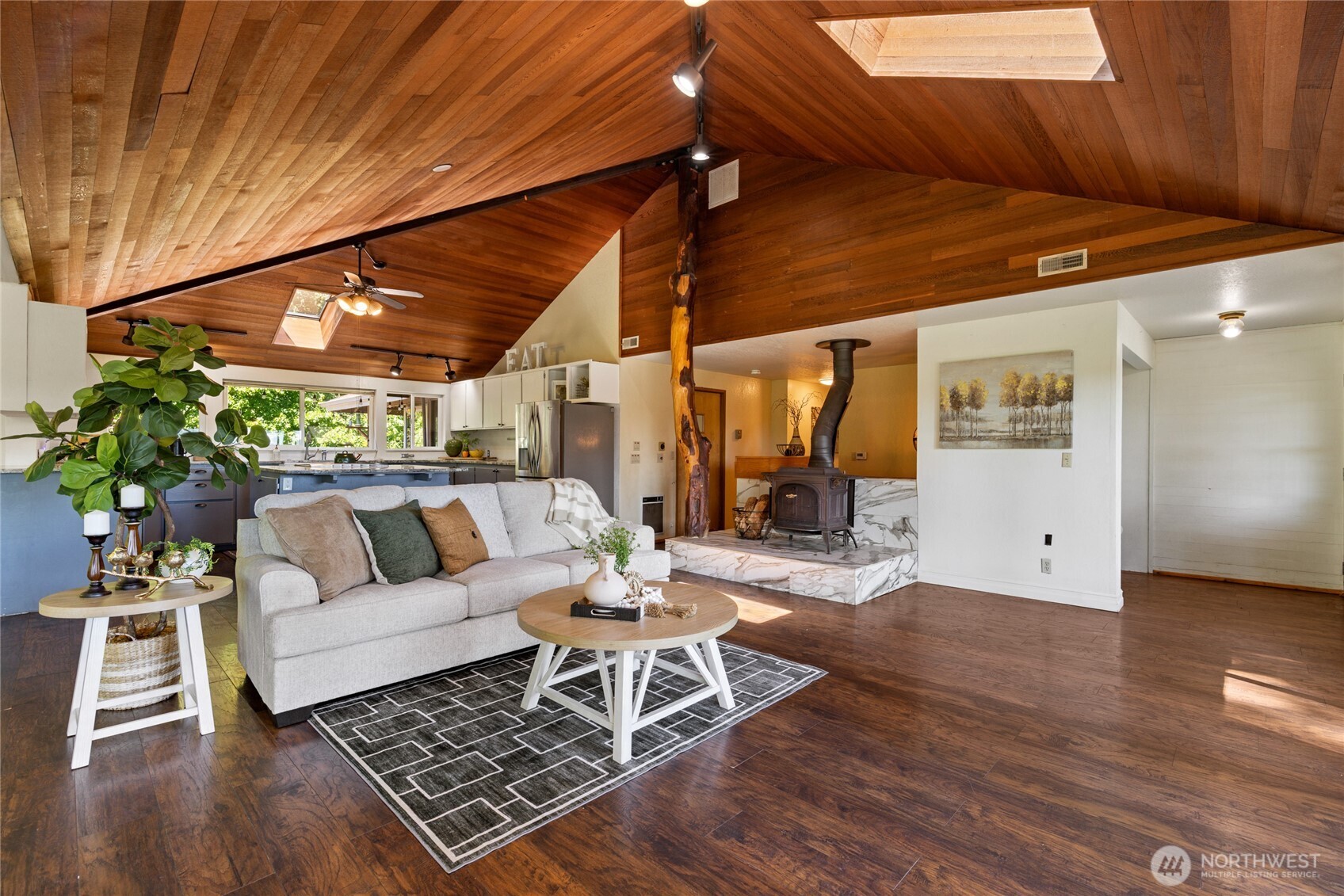 7211 E Grapeview Loop