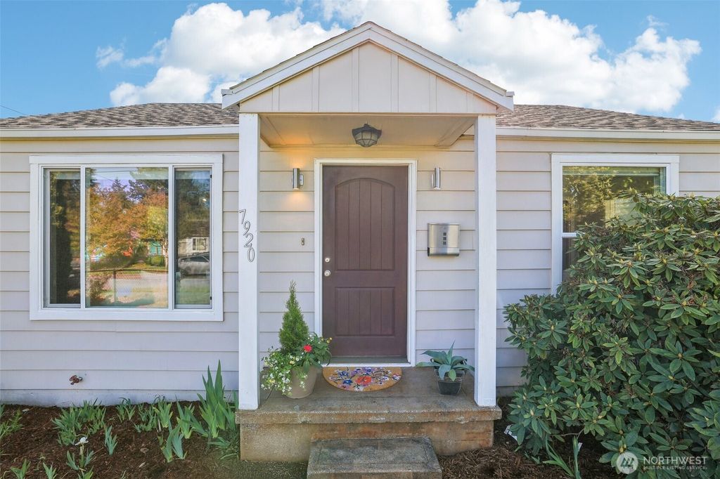 Photo of 7920 17th Avenue SW, Seattle, WA 98106 (MLS # 2361795)