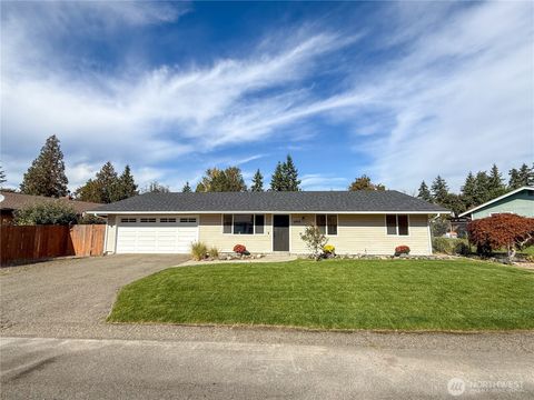 Photo of 2603 Mesa Verde Court S, Puyallup, WA 98374 (MLS # 2445246)