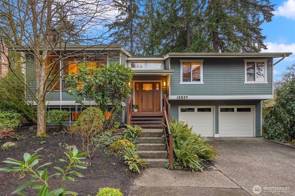 Photo of 13237 SE 57th Street, Bellevue, WA 98006 (MLS # 2343388)