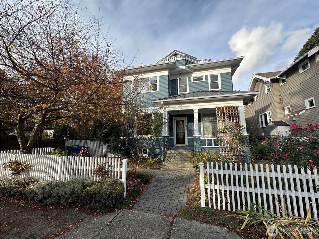 Photo of 108 NE 56th Street, Seattle, WA 98105 (MLS # 2455465)