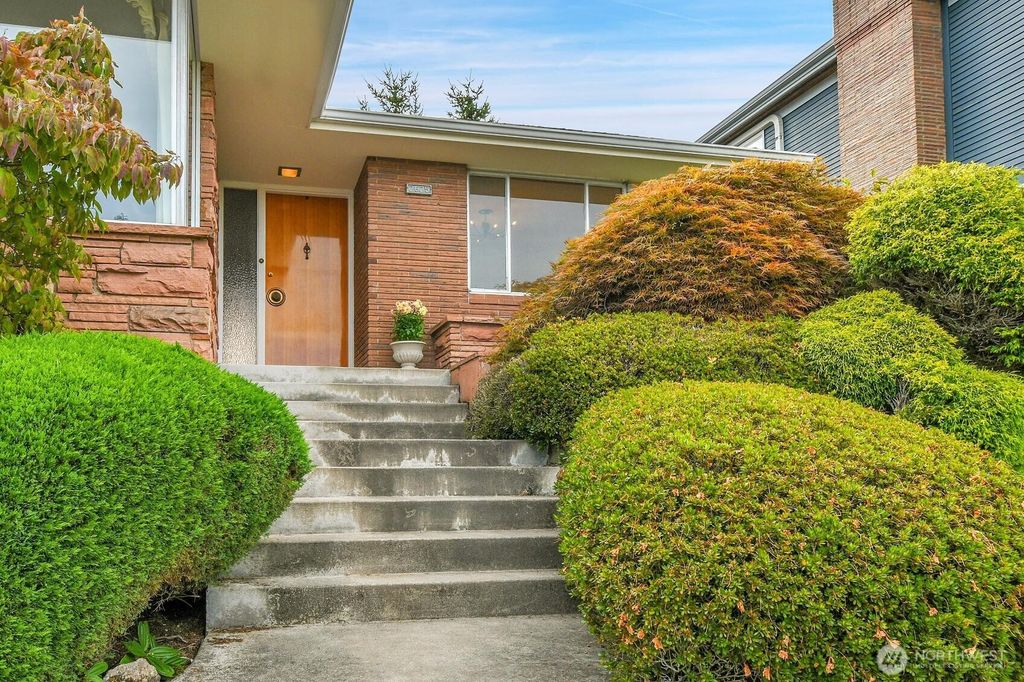 Photo of 2625 38th Avenue W, Seattle, WA 98199 (MLS # 2414593)