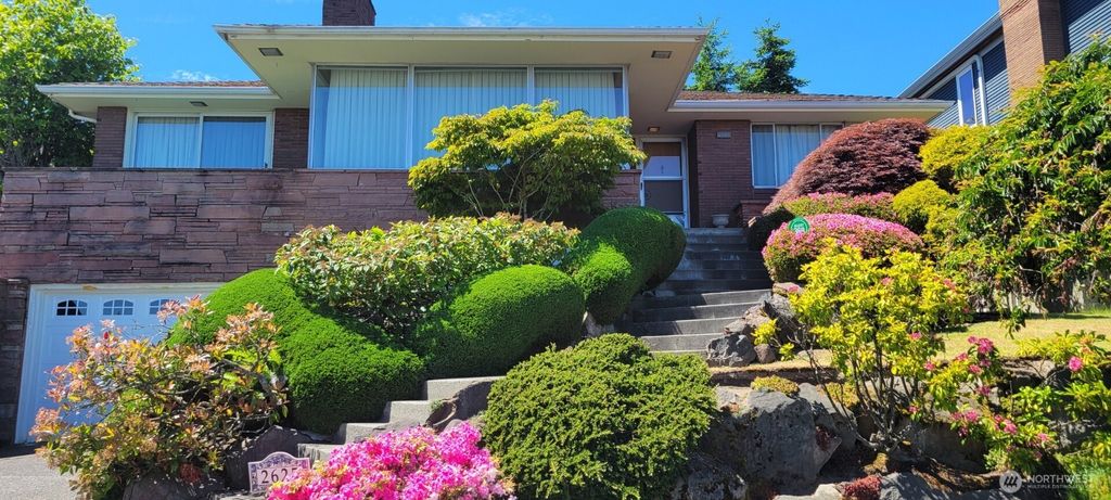 Photo of 2625 38th Avenue W, Seattle, WA 98199 (MLS # 2414593)