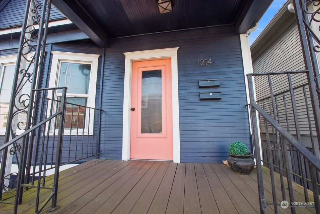 Photo of 1214 Pacific Avenue, Everett, WA 98201 (MLS # 2030616)