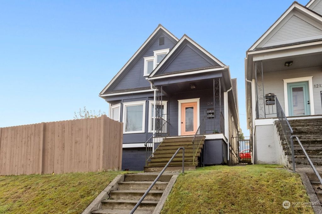 Photo of 1214 Pacific Avenue, Everett, WA 98201 (MLS # 2030616)