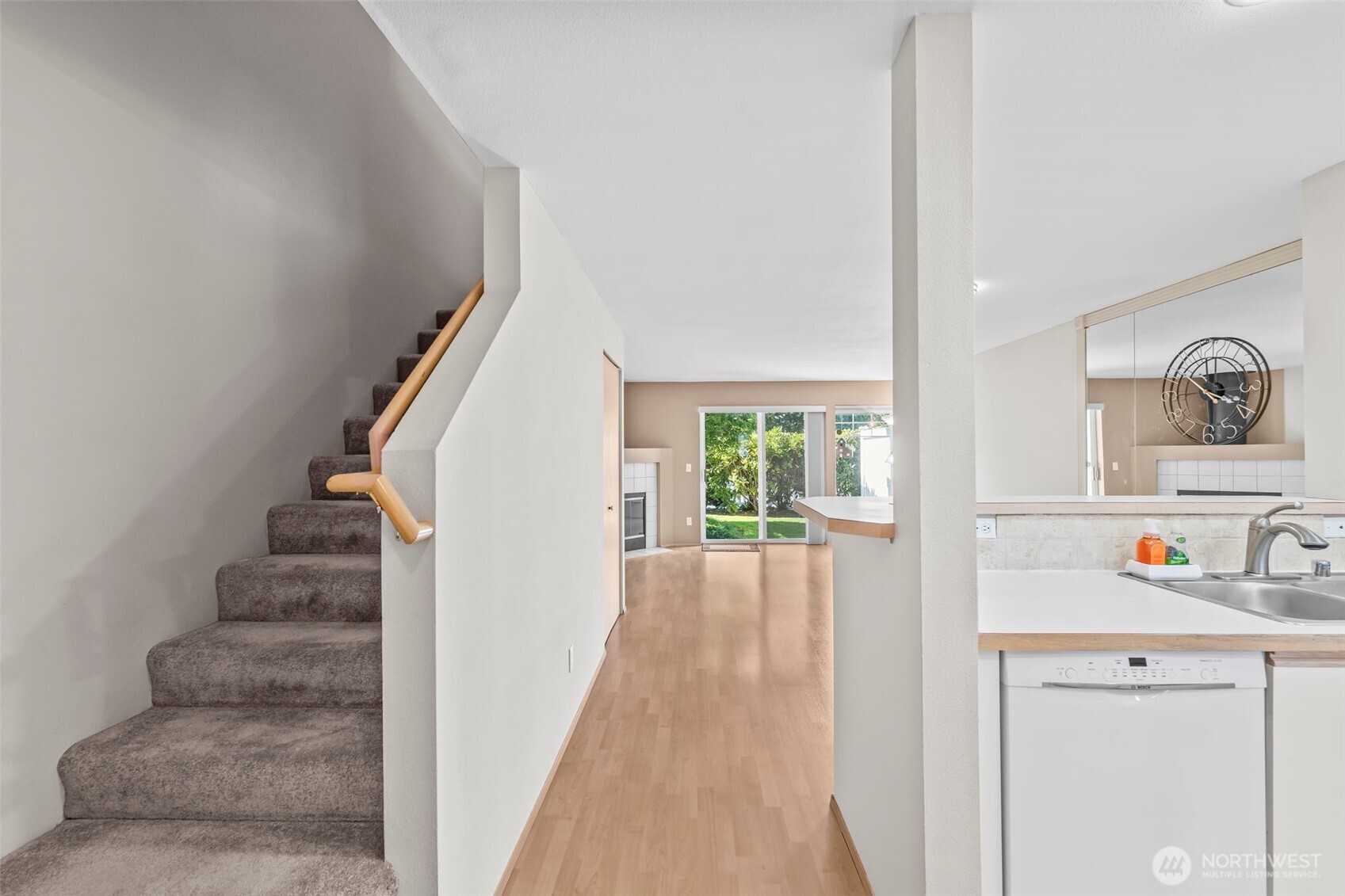 5402 S 237th Place