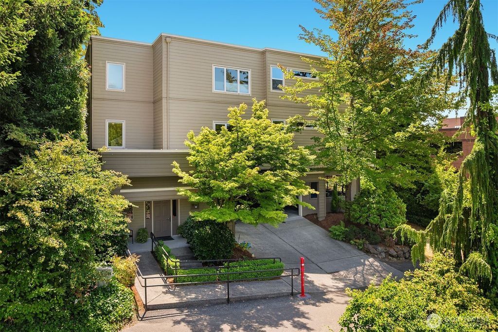 Photo of 703 4th Avenue #206, Kirkland, WA 98033 (MLS # 2406855)