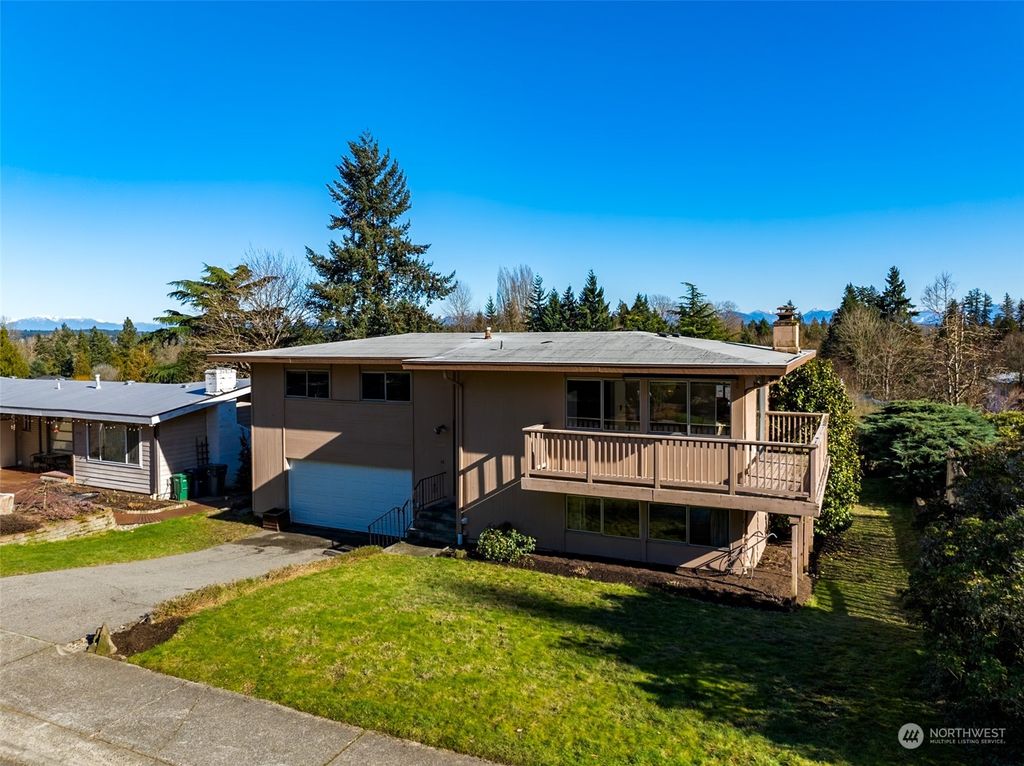 Photo of 14010 NE 74th Street, Redmond, WA 98052 (MLS # 2200462)
