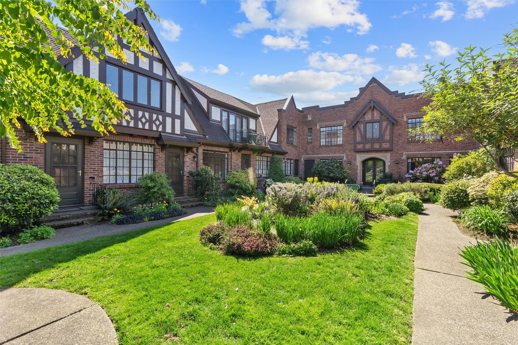 111 14th Avenue E 3