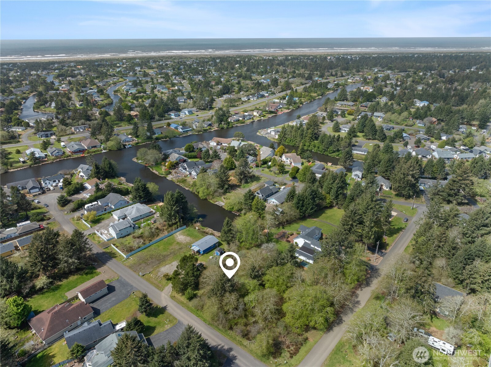 647 Skamokawa Court SE