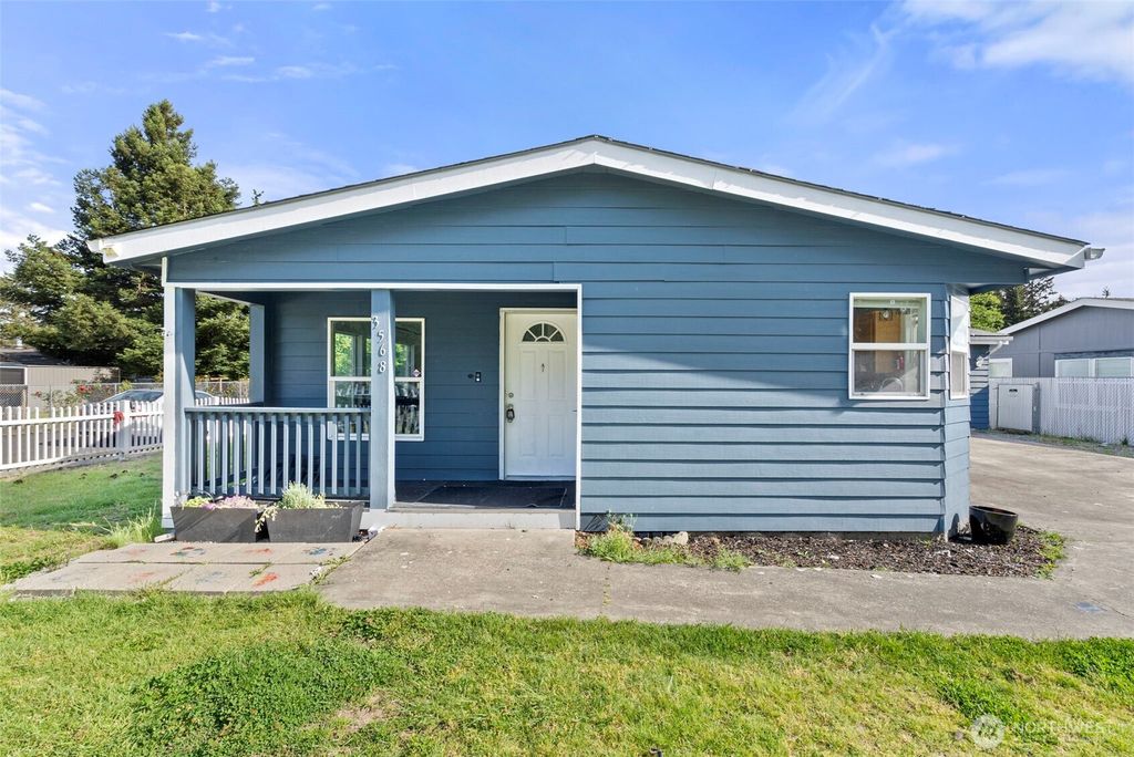 Photo of 3568 SW 342nd Street, Federal Way, WA 98023 (MLS # 2523662)