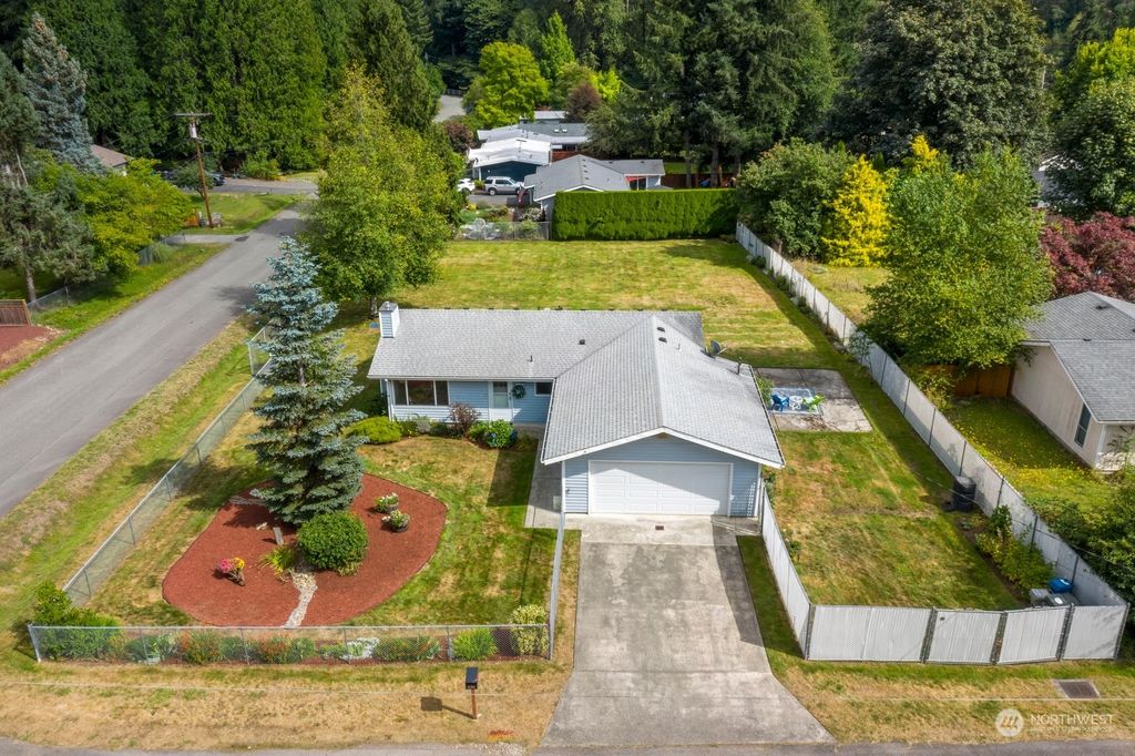 Photo of 21306 188th Avenue SE, Renton, WA 98058 (MLS # 2286205)