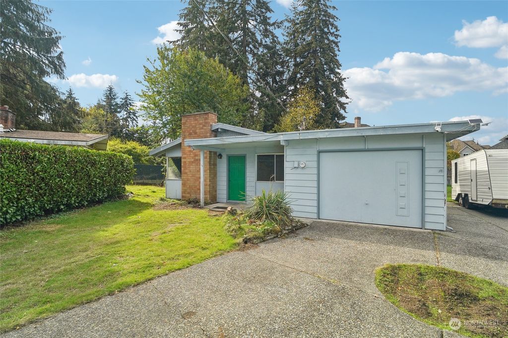 Photo of 233 S 301st Street, Federal Way, WA 98003 (MLS # 2300695)