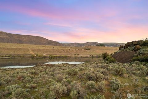 Photo of 109 Stagecoach Lane, Malaga, WA 98828 (MLS # 2441648)