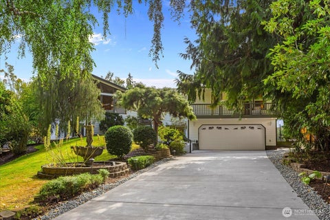Photo of 1512 9th Avenue N, Edmonds, WA 98020 (MLS # 2578402)