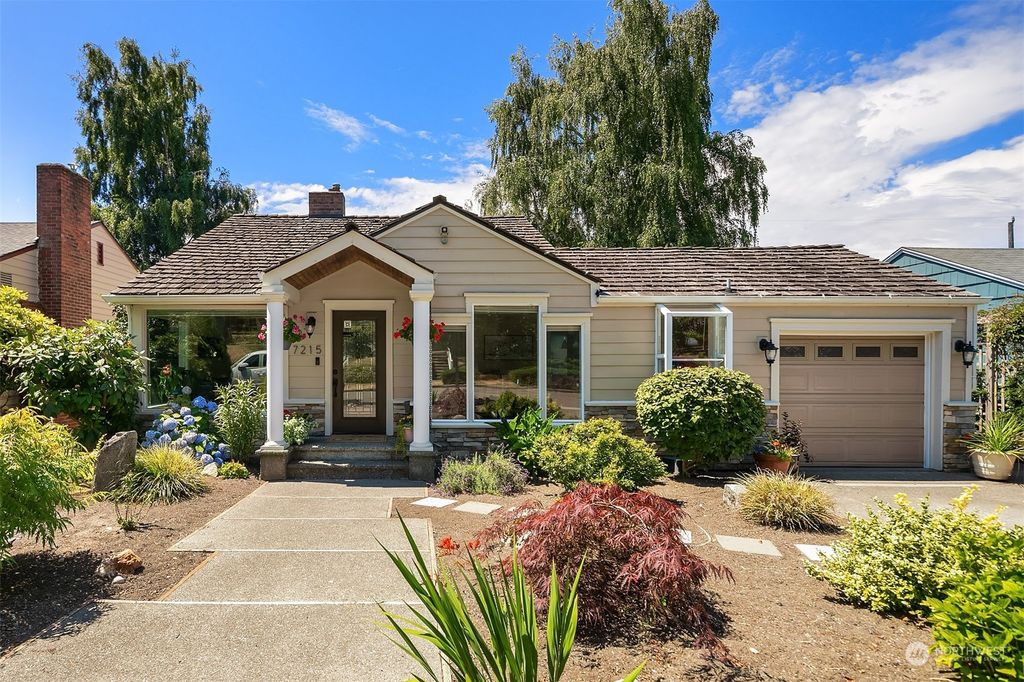 Photo of 7215 27th Avenue NE, Seattle, WA 98115 (MLS # 2138391)