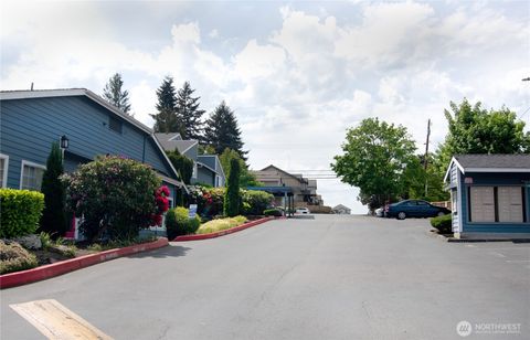 Photo of 16817 Larch Way #E105, Lynnwood, WA 98037 (MLS # 2522965)