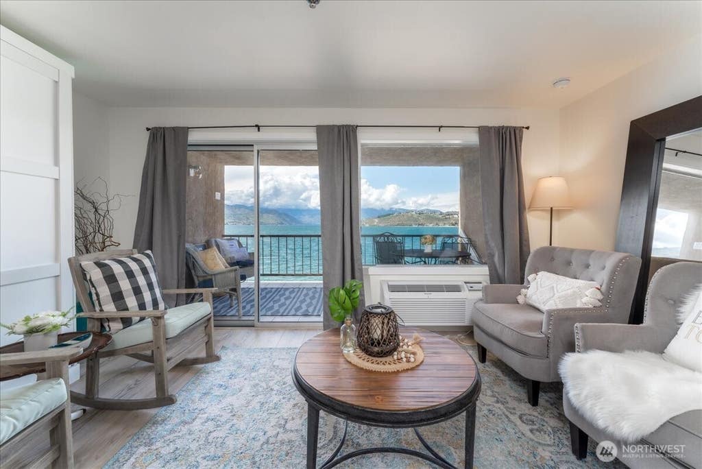 Photo of 322 W Woodin 301 &amp; 301A Avenue, Chelan, WA 98816 (MLS # 2550820)
