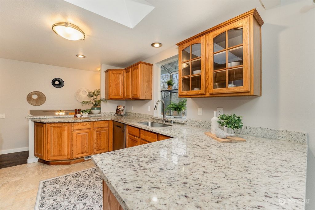 Photo of 3206 SE 20th Court, Renton, WA 98058 (MLS # 2193205)