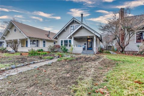Photo of 422 Cottage Avenue, Cashmere, WA 98815 (MLS # 2463382)