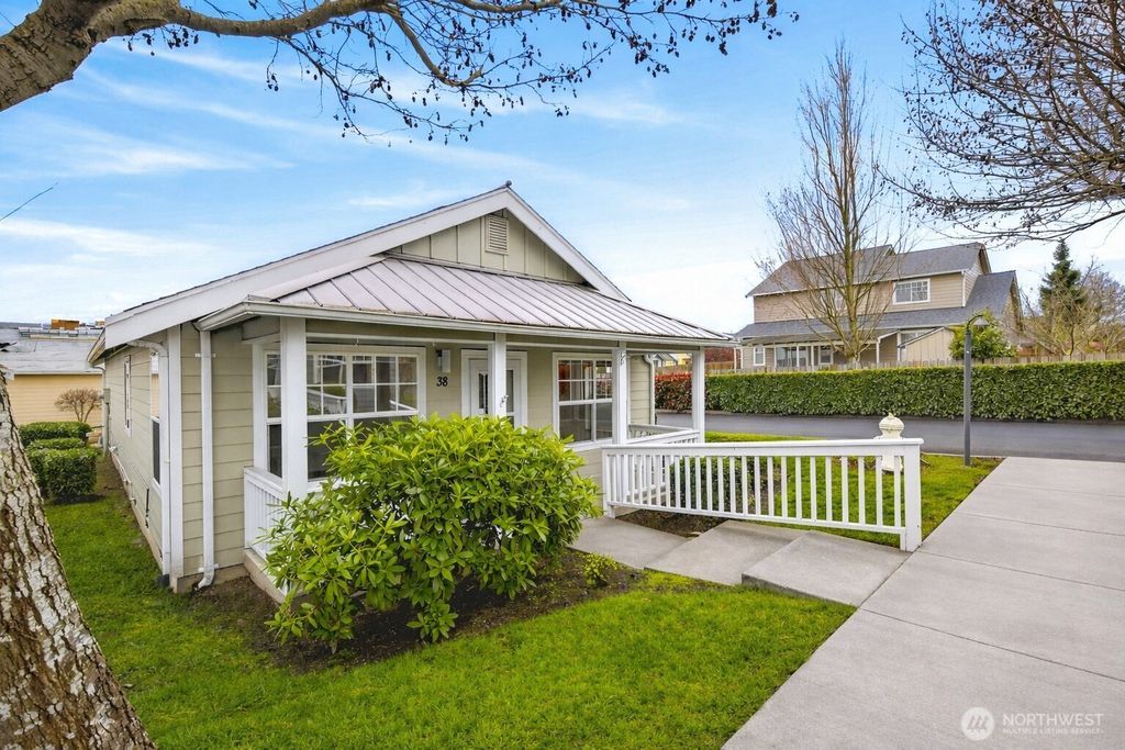 Photo of 161 W Whidbey Avenue #38, Oak Harbor, WA 98277 (MLS # 2502345)