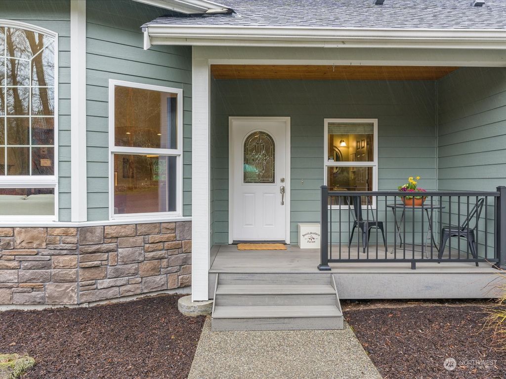 Photo of 16005 268th Avenue SE, Issaquah, WA 98027 (MLS # 2044907)