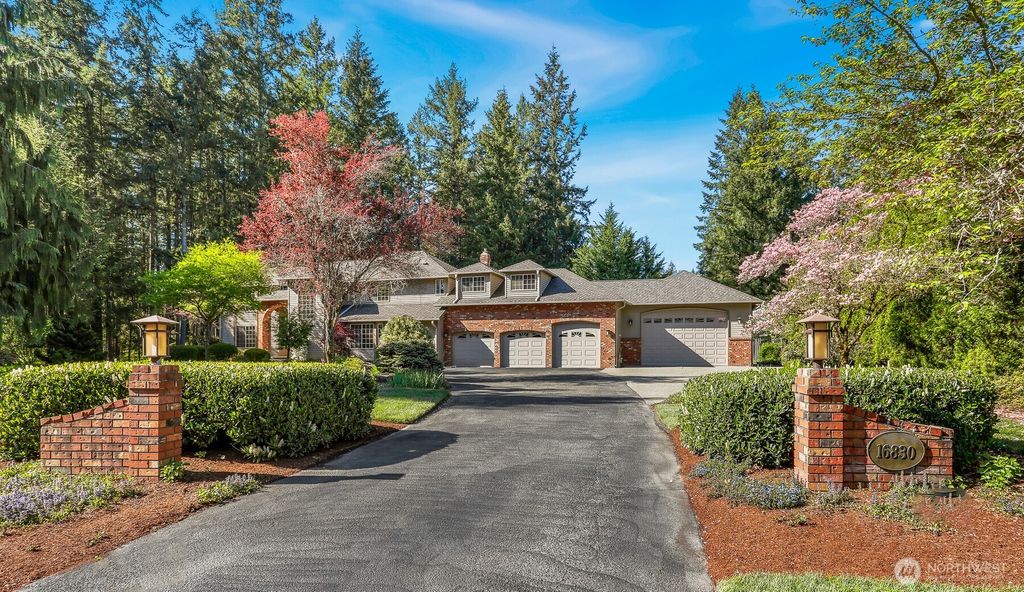 Photo of 16830 SE 328th Place, Auburn, WA 98092 (MLS # 2365618)