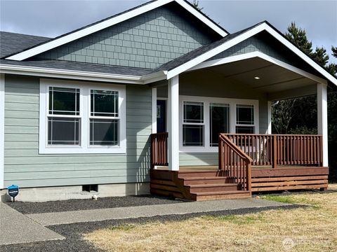Photo of 335 N Wynoochee Drive SW, Ocean Shores, WA 98569 (MLS # 2527802)