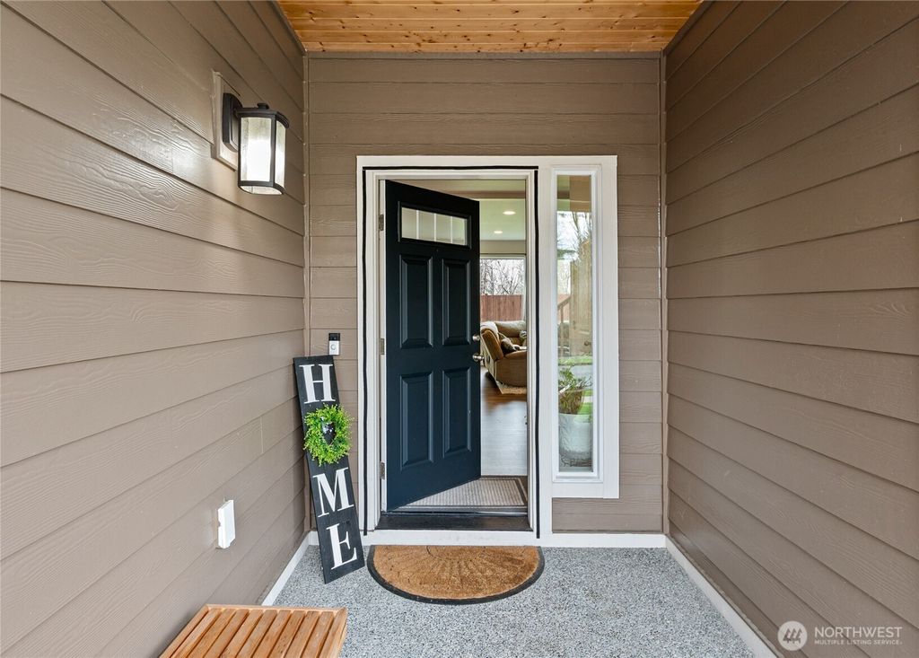 Photo of 711 10th St St, Sultan, WA 98294 (MLS # 2493619)