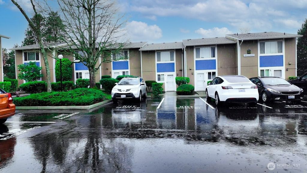 Photo of 10601 SE 252nd Street #O2, Kent, WA 98030 (MLS # 2494595)