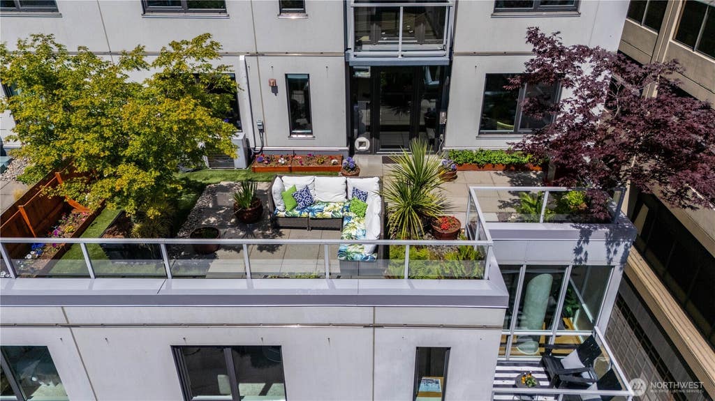 Photo of 76 Cedar Street #708, Seattle, WA 98121 (MLS # 2533961)