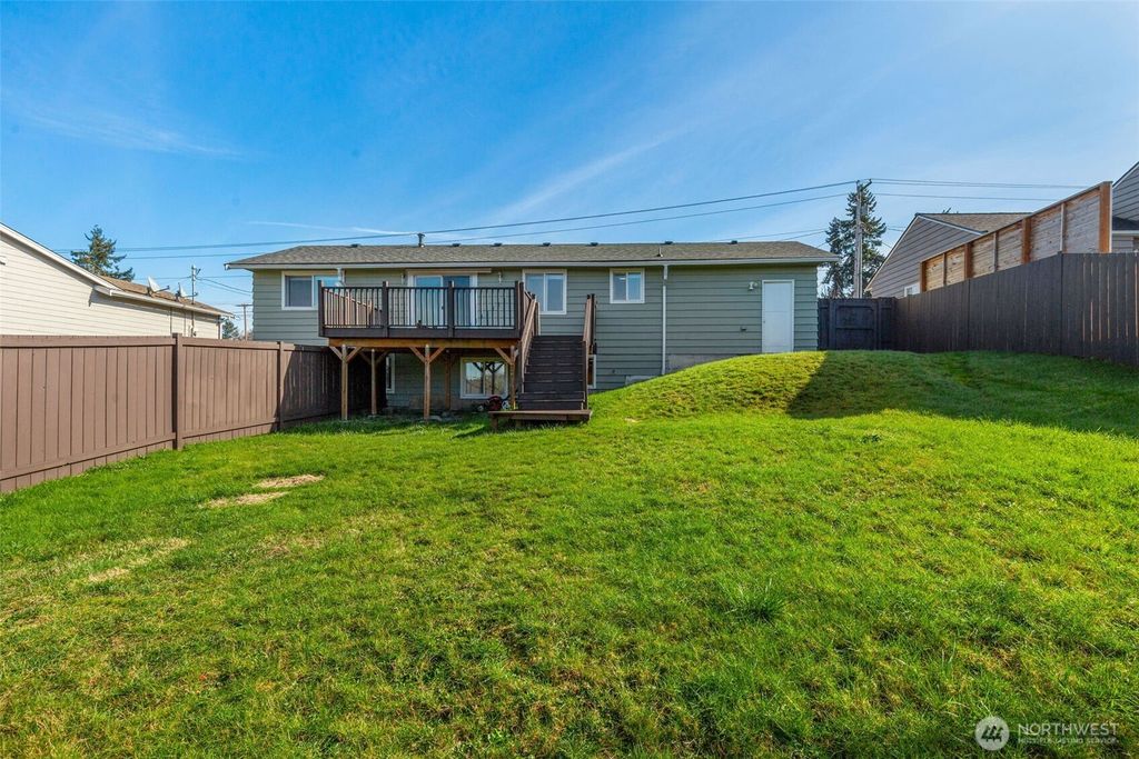 Photo of 25011 20th Avenue S, Des Moines, WA 98198 (MLS # 2487526)