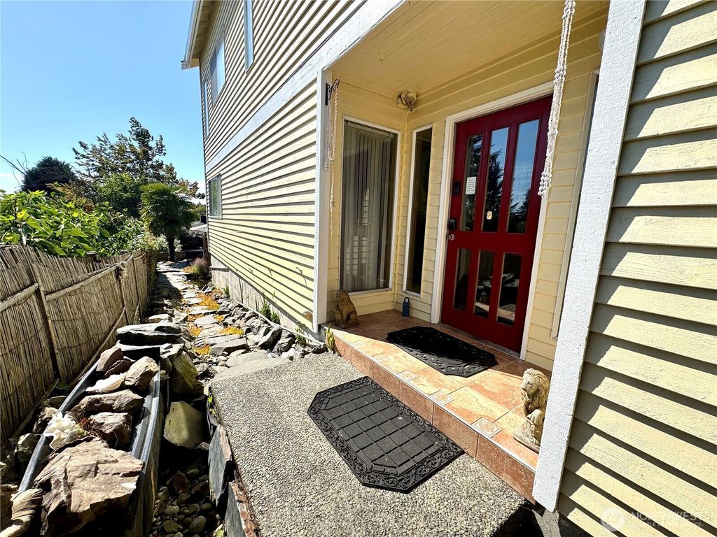 Photo of 8605 Meridian Avenue N, Seattle, WA 98103 (MLS # 2390256)