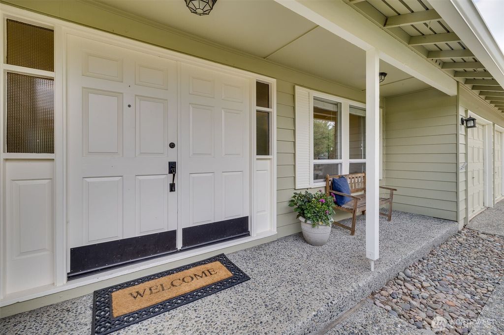 Photo of 19521 92nd Avenue NE, Bothell, WA 98011 (MLS # 2416293)