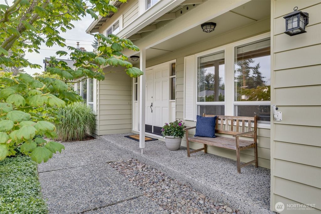 Photo of 19521 92nd Avenue NE, Bothell, WA 98011 (MLS # 2416293)