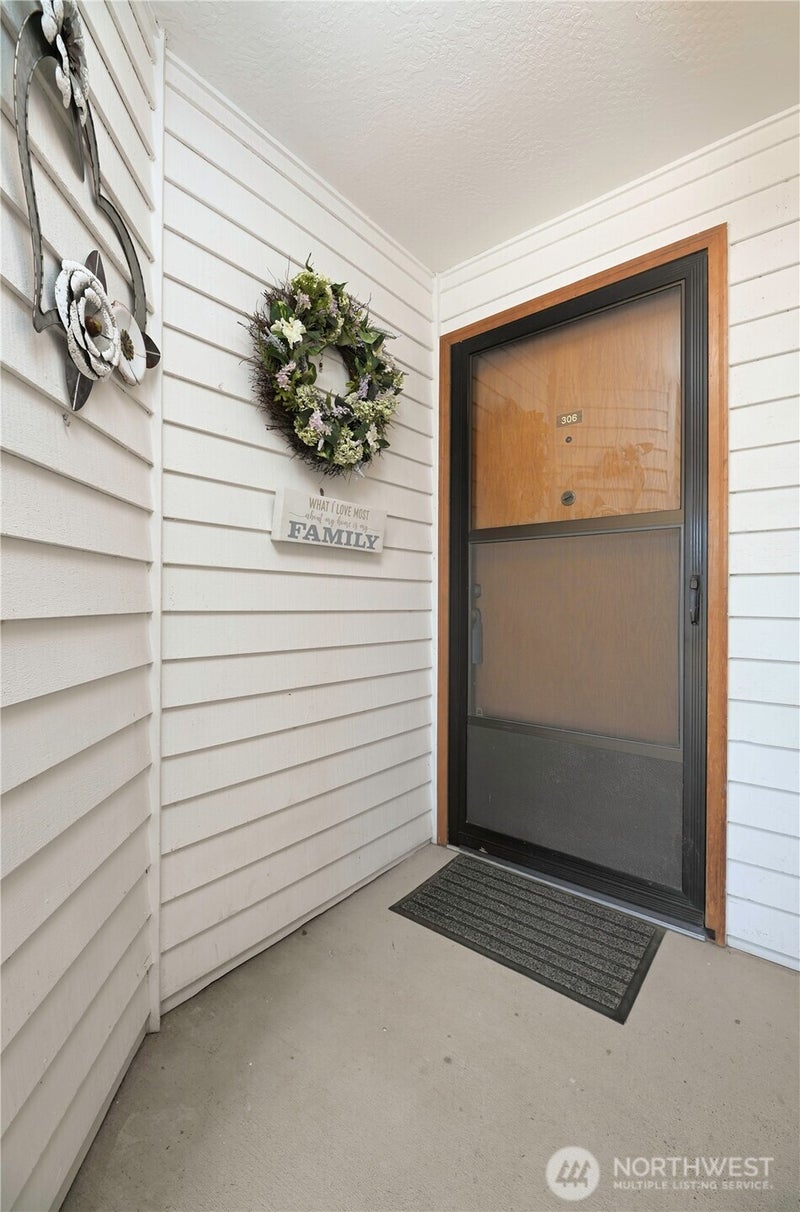 101 Pine Avenue 306