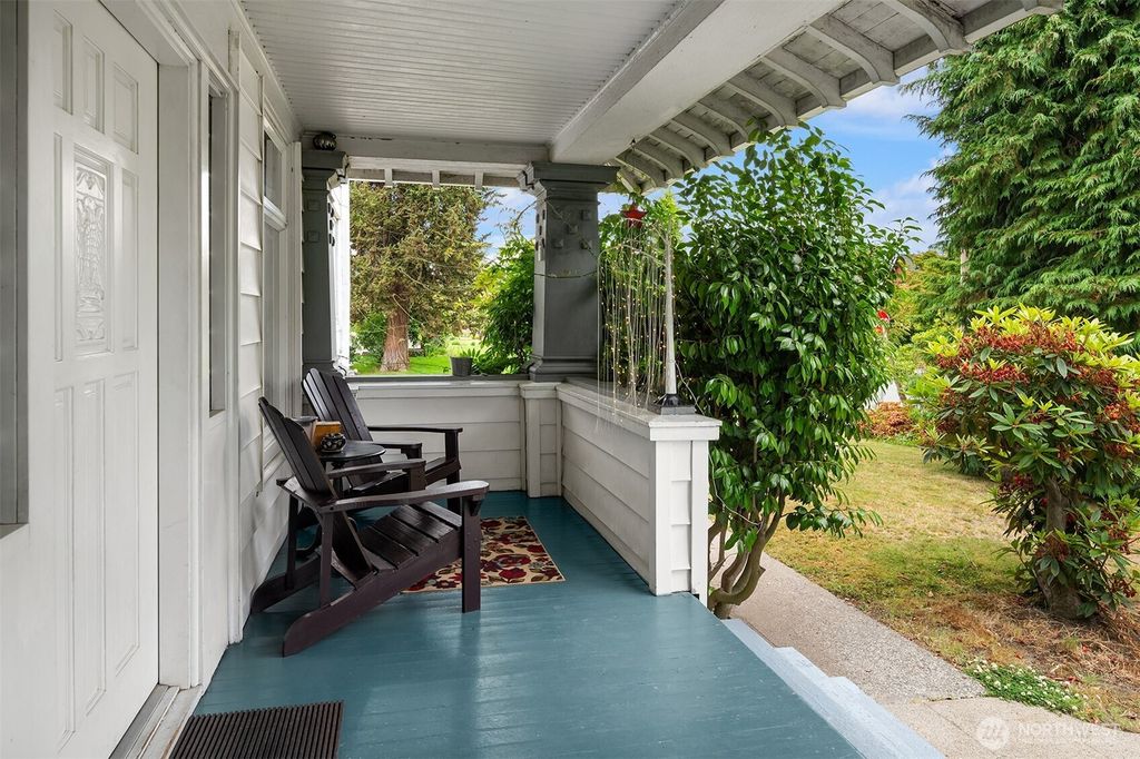Photo of 1702 Rucker Avenue, Everett, WA 98201 (MLS # 2400375)