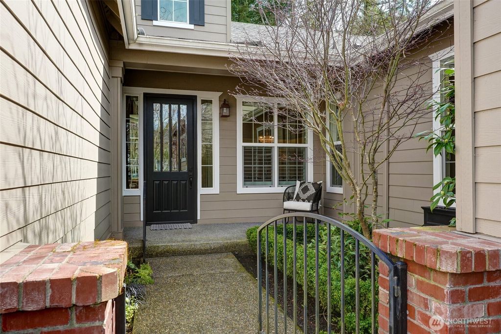Photo of 13214 239th Way NE, Redmond, WA 98053 (MLS # 2336067)