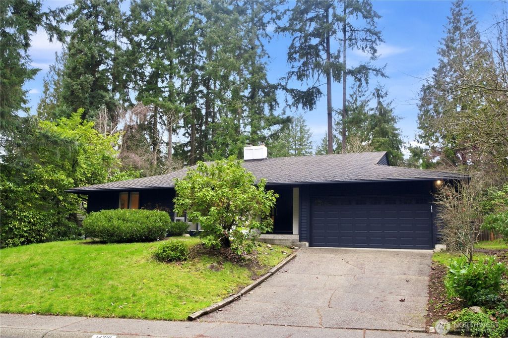 Photo of 14318 117th Place NE, Kirkland, WA 98034 (MLS # 2484224)
