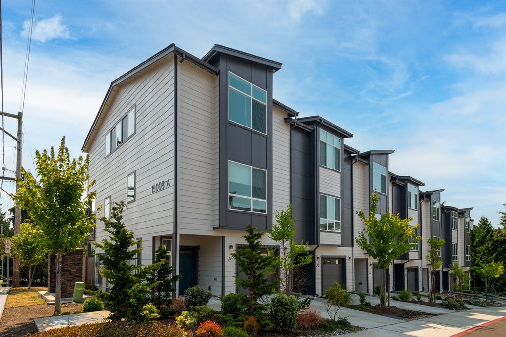 Photo of 15008 40th Avenue AVE #A1, Lynnwood, WA 98087 (MLS # 2595594)