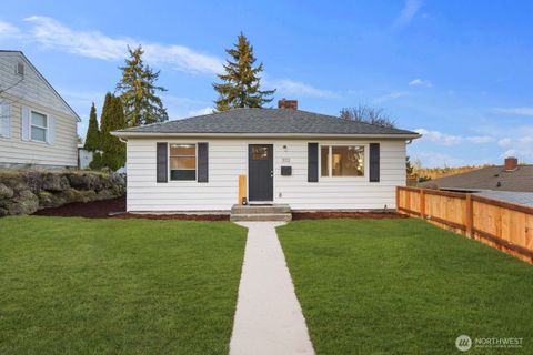 Photo of 3112 SW 97th Street, Seattle, WA 98126 (MLS # 2473028)