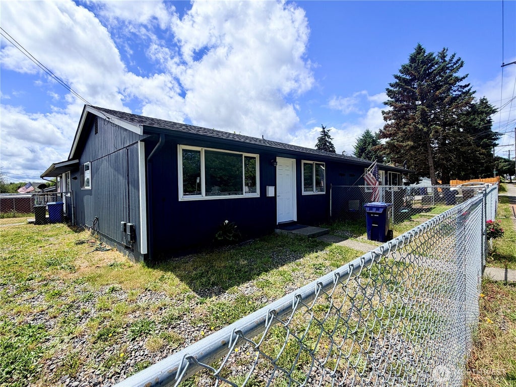 Photo of 3902 S 66th Street, Tacoma, WA 98409 (MLS # 2550584)