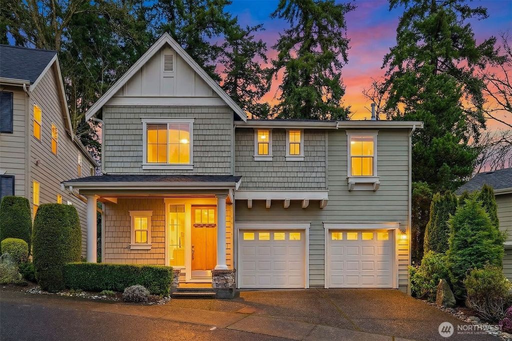 Photo of 1717 100th Avenue NE, Bellevue, WA 98004 (MLS # 2479021)