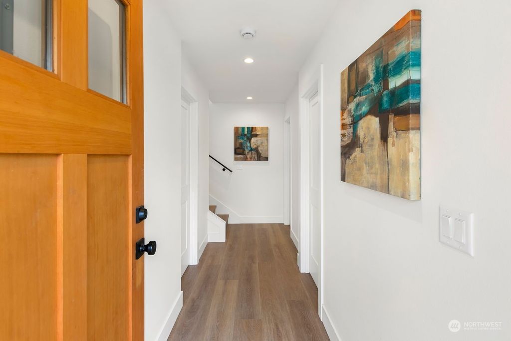 Photo of 4745 University View Place NE, Seattle, WA 98105 (MLS # 2235620)