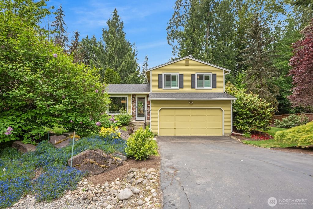 Photo of 2429 231st Place NE, Sammamish, WA 98074 (MLS # 2377426)
