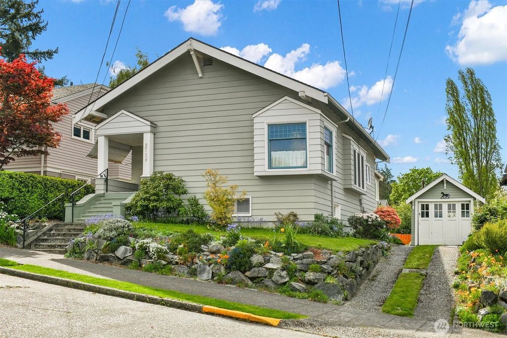 Photo of 2719 Nob Hill Avenue N, Seattle, WA 98109 (MLS # 2518228)
